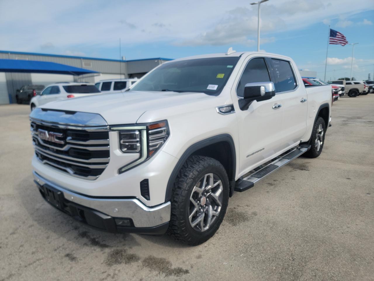 2024 GMC Sierra 1500 SLT