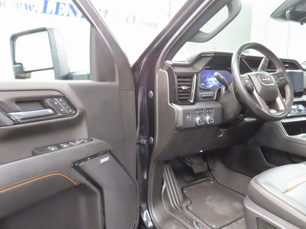 2024 GMC Sierra 2500HD 4x4 Crew Cab AT4 Fond du Lac WI