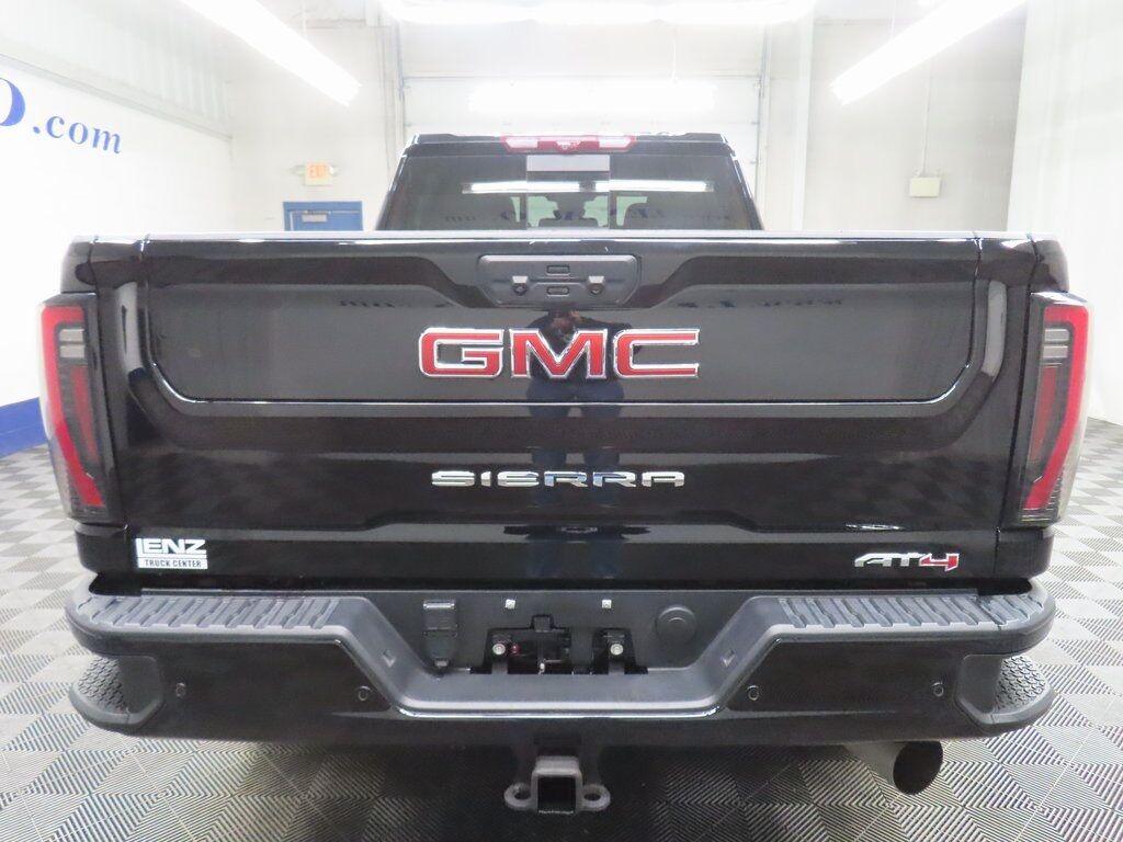 2024 GMC Sierra 2500HD 4x4 Crew Cab AT4 Fond du Lac WI