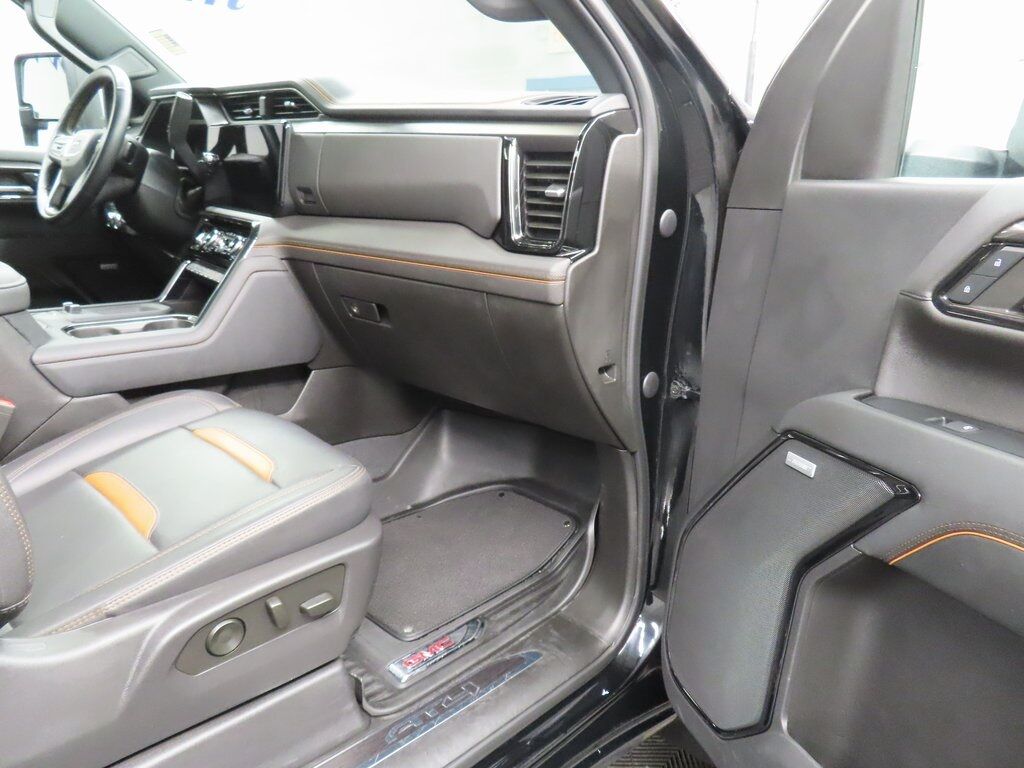 2024 GMC Sierra 2500HD 4x4 Crew Cab AT4 Fond du Lac WI