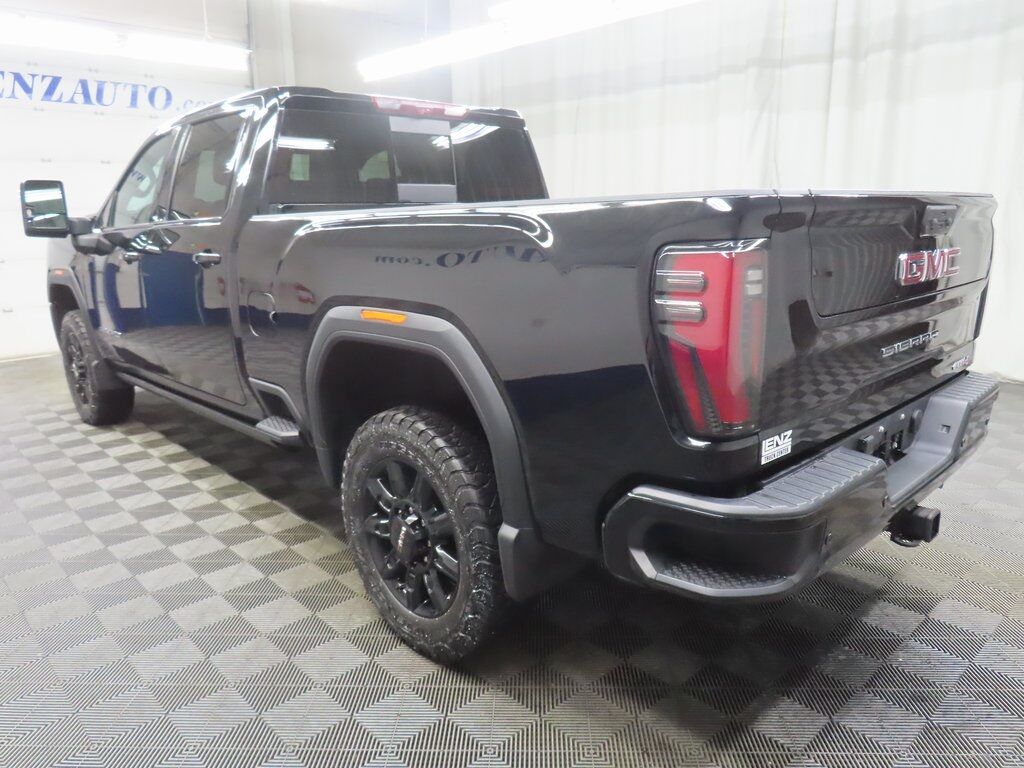 2024 GMC Sierra 2500HD 4x4 Crew Cab AT4 Fond du Lac WI