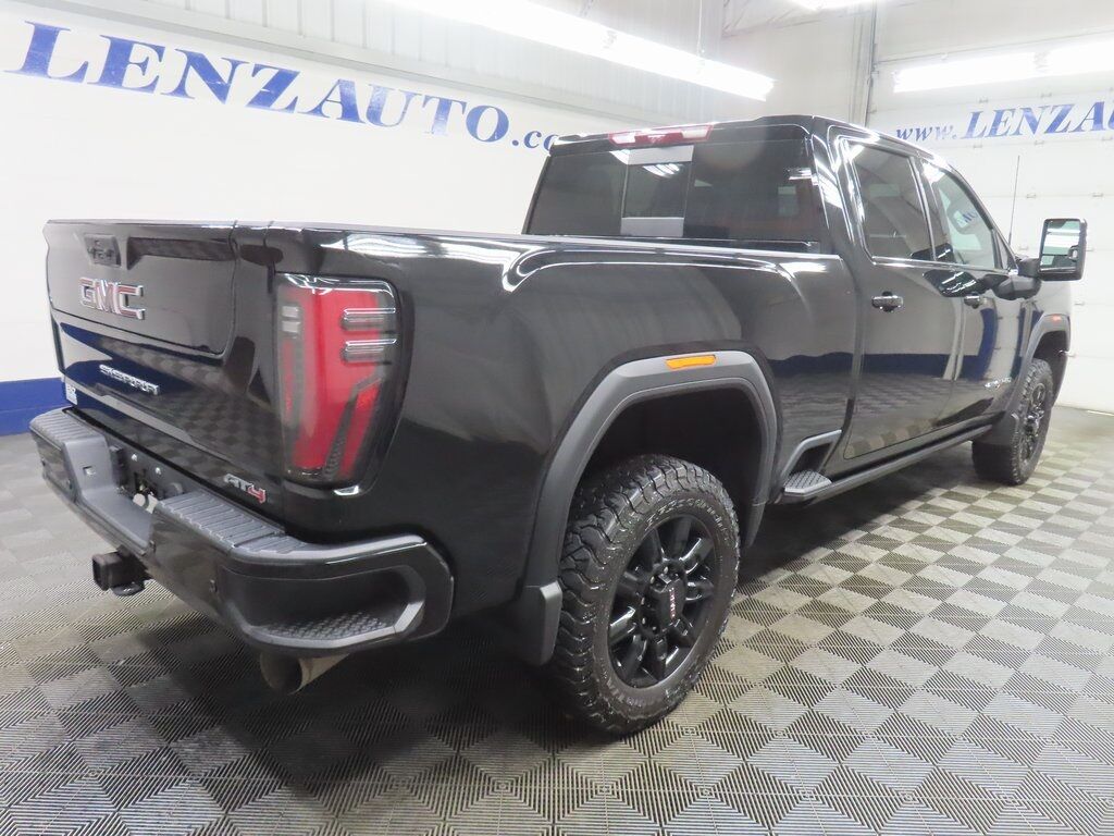 2024 GMC Sierra 2500HD 4x4 Crew Cab AT4 Fond du Lac WI