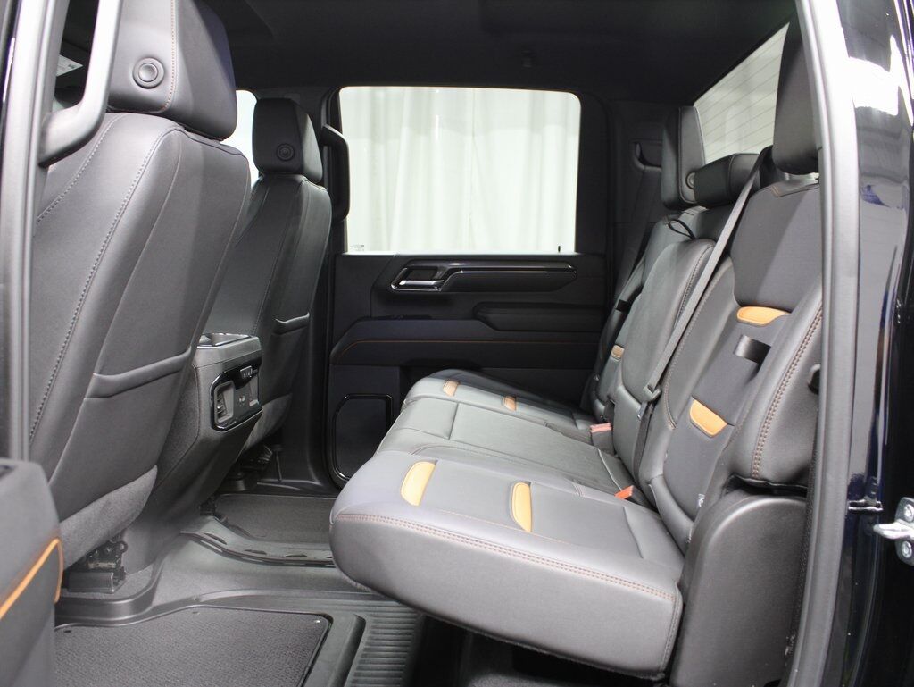 2024 GMC Sierra 2500HD 4x4 Crew Cab AT4 Fond du Lac WI