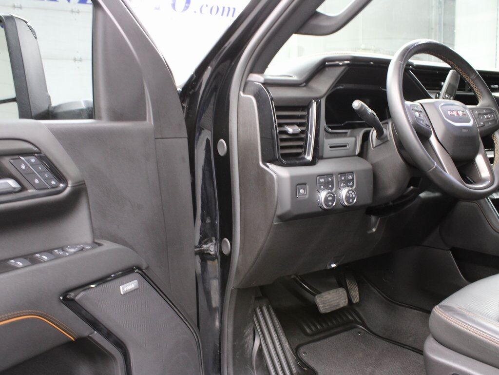 2024 GMC Sierra 2500HD 4x4 Crew Cab AT4 Fond du Lac WI