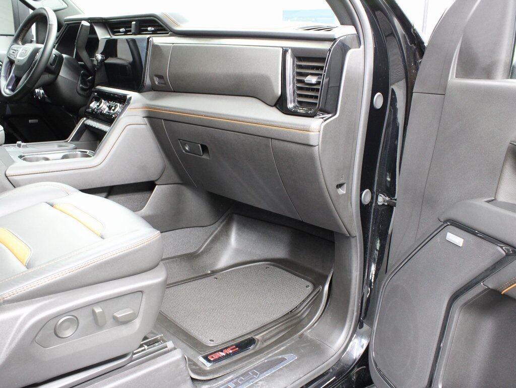 2024 GMC Sierra 2500HD 4x4 Crew Cab AT4 Fond du Lac WI