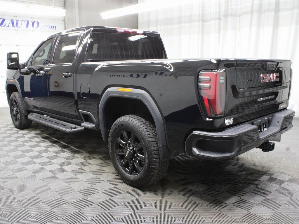 2024 GMC Sierra 2500HD 4x4 Crew Cab AT4 Fond du Lac WI