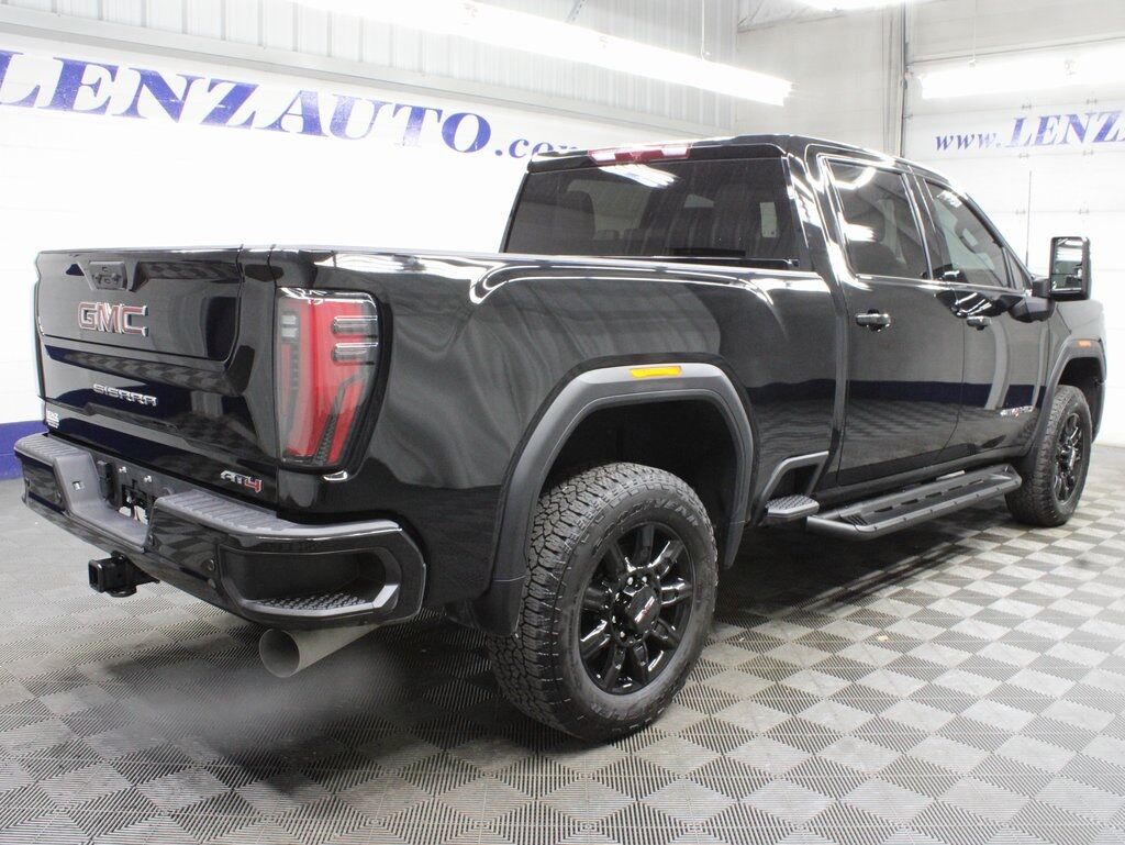 2024 GMC Sierra 2500HD 4x4 Crew Cab AT4 Fond du Lac WI