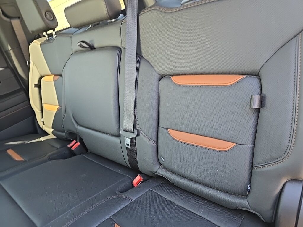 2024 GMC Sierra 2500HD 4x4 Crew Cab AT4 Fond du Lac WI
