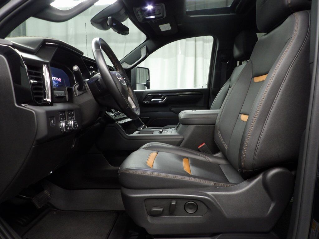 2024 GMC Sierra 2500HD 4x4 Crew Cab AT4 Fond du Lac WI
