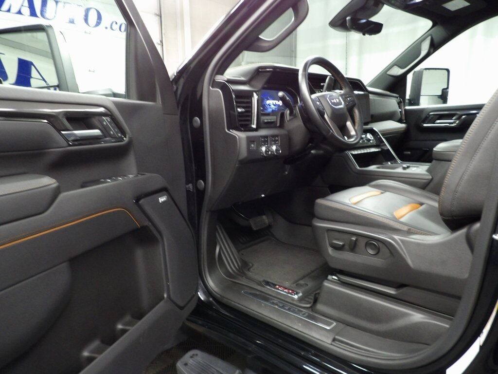 2024 GMC Sierra 2500HD 4x4 Crew Cab AT4 Fond du Lac WI