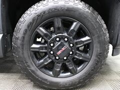 2024 GMC Sierra 2500HD 4x4 Crew Cab AT4 Fond du Lac WI