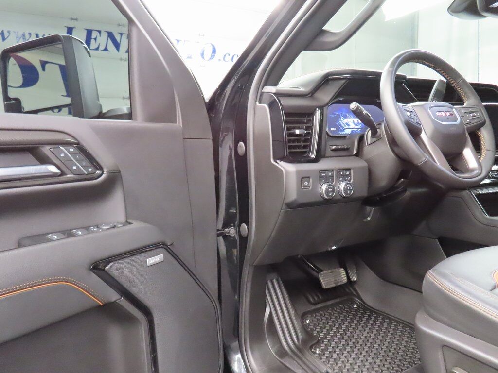 2024 GMC Sierra 2500HD 4x4 Crew Cab AT4 Fond du Lac WI