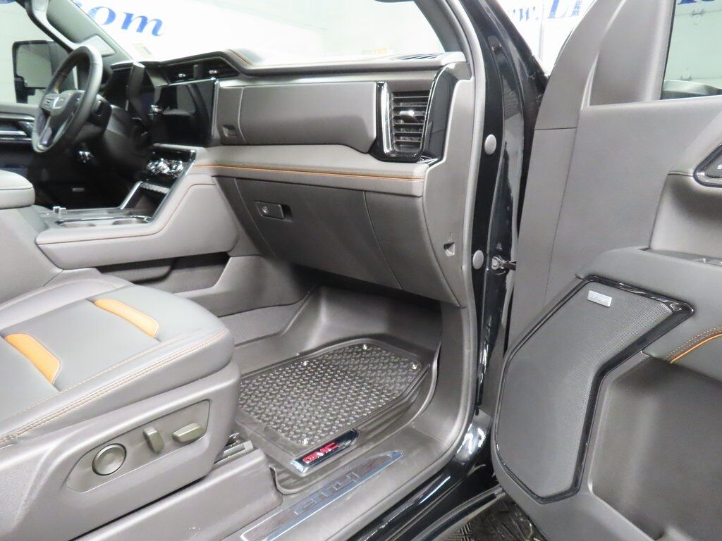 2024 GMC Sierra 2500HD 4x4 Crew Cab AT4 Fond du Lac WI
