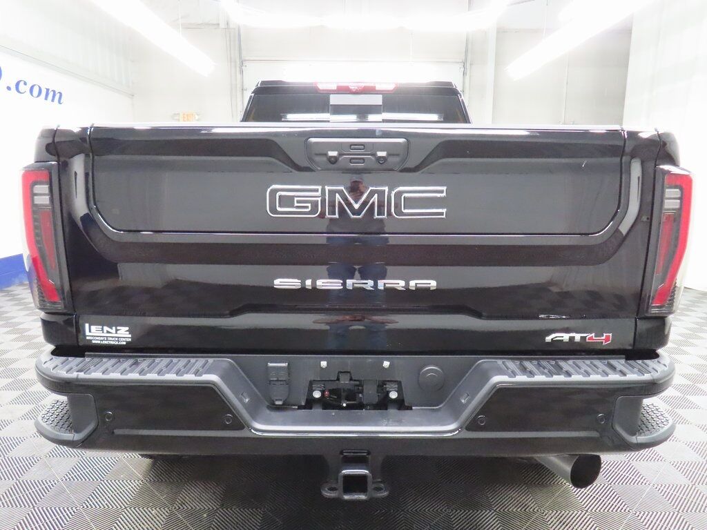 2024 GMC Sierra 2500HD 4x4 Crew Cab AT4 Fond du Lac WI
