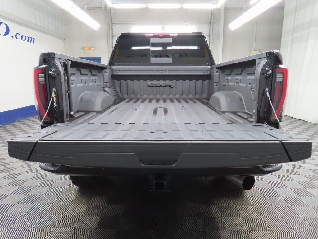 2024 GMC Sierra 2500HD 4x4 Crew Cab AT4 Fond du Lac WI