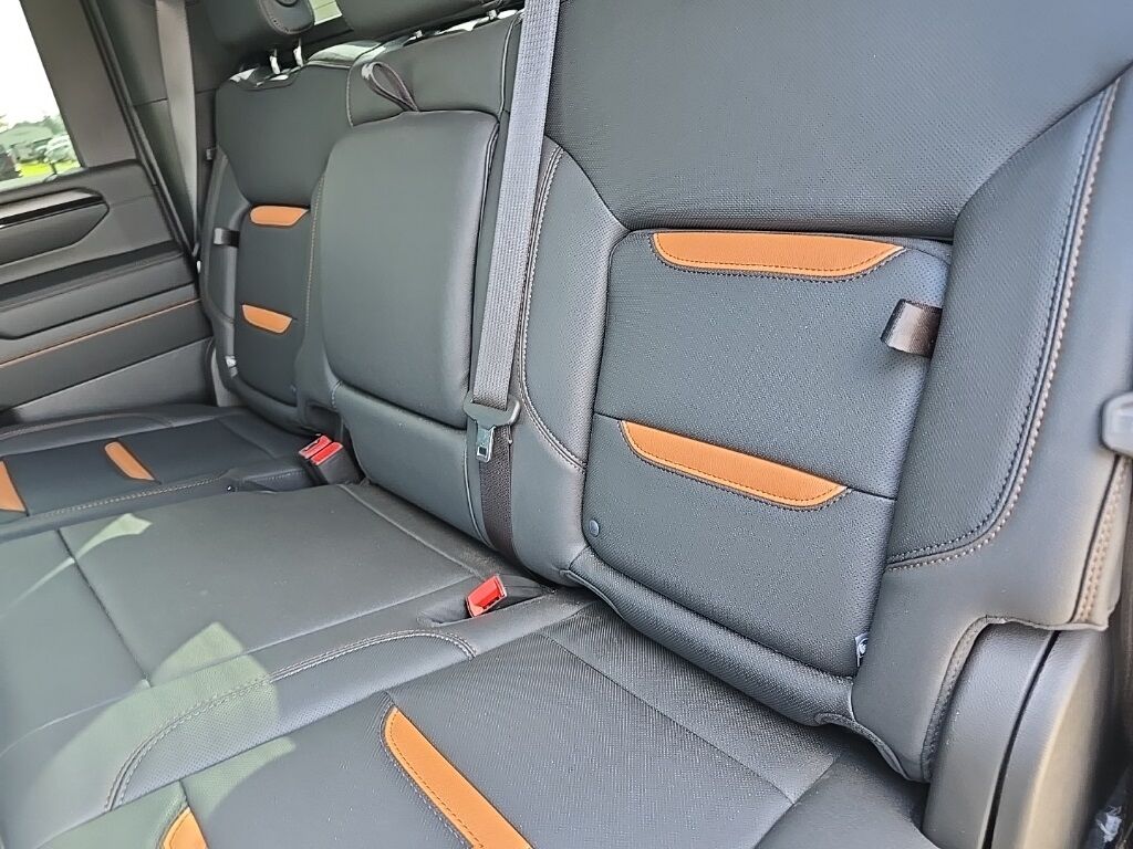 2024 GMC Sierra 2500HD 4x4 Crew Cab AT4 Fond du Lac WI