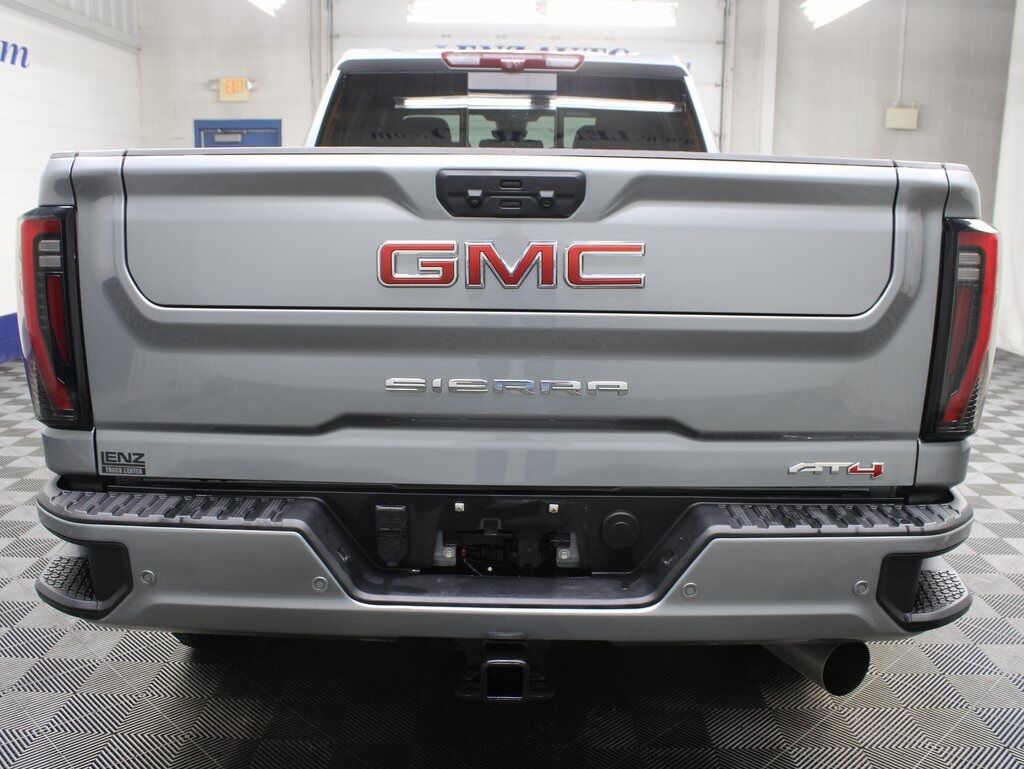 2024 GMC Sierra 2500HD 4x4 Crew Cab AT4 Fond du Lac WI