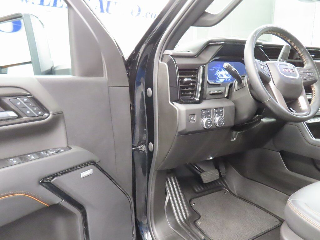 2024 GMC Sierra 2500HD 4x4 Crew Cab AT4 Fond du Lac WI