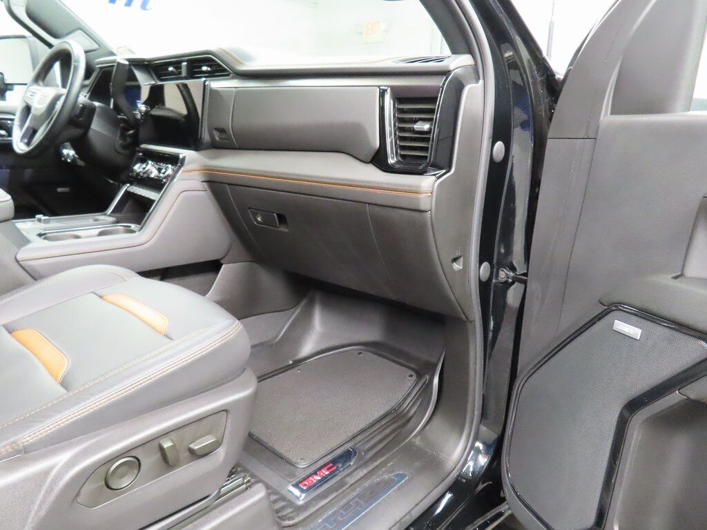 2024 GMC Sierra 2500HD 4x4 Crew Cab AT4 Fond du Lac WI