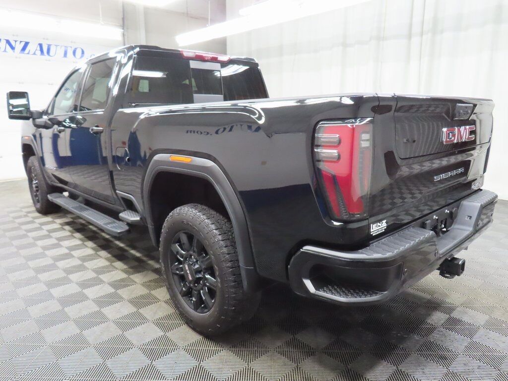 2024 GMC Sierra 2500HD 4x4 Crew Cab AT4 Fond du Lac WI