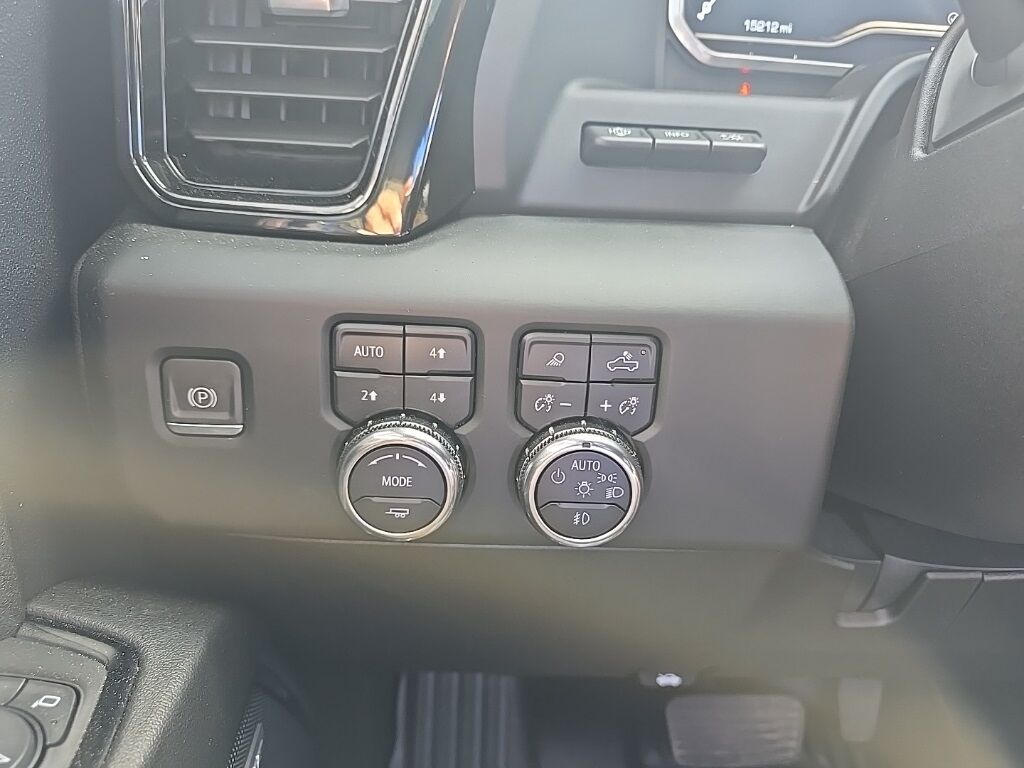 2024 GMC Sierra 2500HD 4x4 Crew Cab AT4 Fond du Lac WI