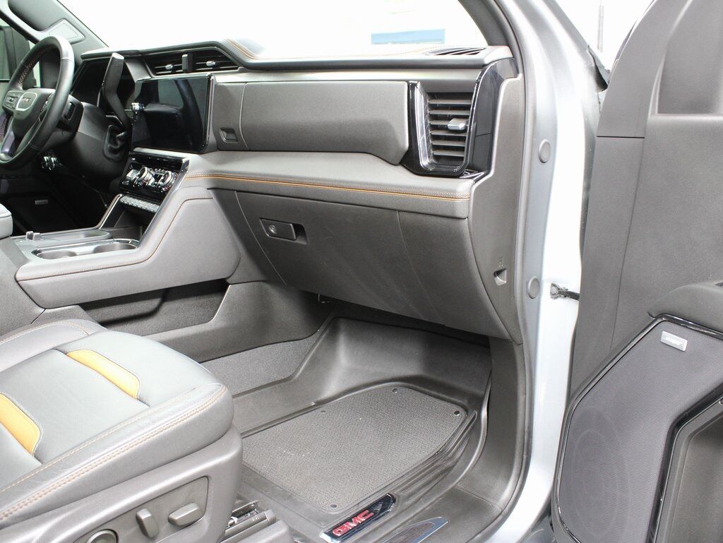 2024 GMC Sierra 2500HD 4x4 Crew Cab AT4 Fond du Lac WI