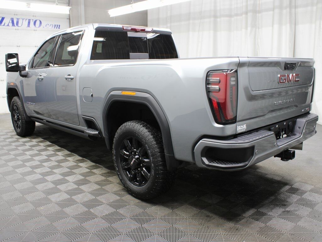 2024 GMC Sierra 2500HD 4x4 Crew Cab AT4 Fond du Lac WI