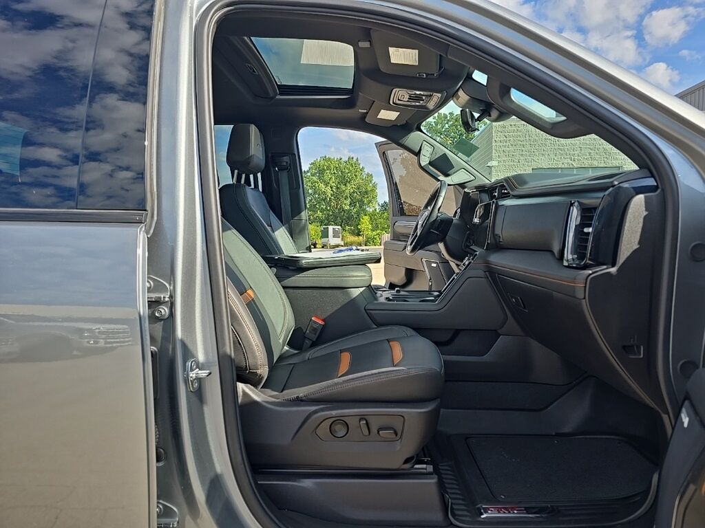 2024 GMC Sierra 2500HD 4x4 Crew Cab AT4 Fond du Lac WI