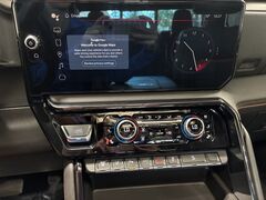 2024 GMC Sierra 2500HD 4x4 Crew Cab AT4 Fond du Lac WI