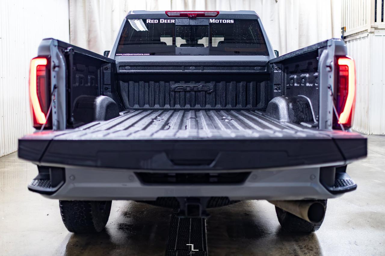 2024 GMC Sierra 2500HD 4x4 Crew Cab AT4 HD Diesel Leather Roof Nav Red Deer AB
