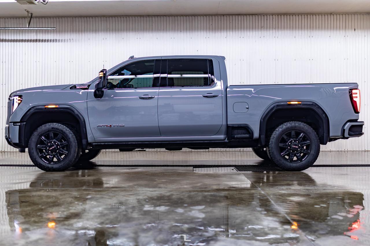 2024 GMC Sierra 2500HD 4x4 Crew Cab AT4 HD Diesel Leather Roof Nav Red Deer AB