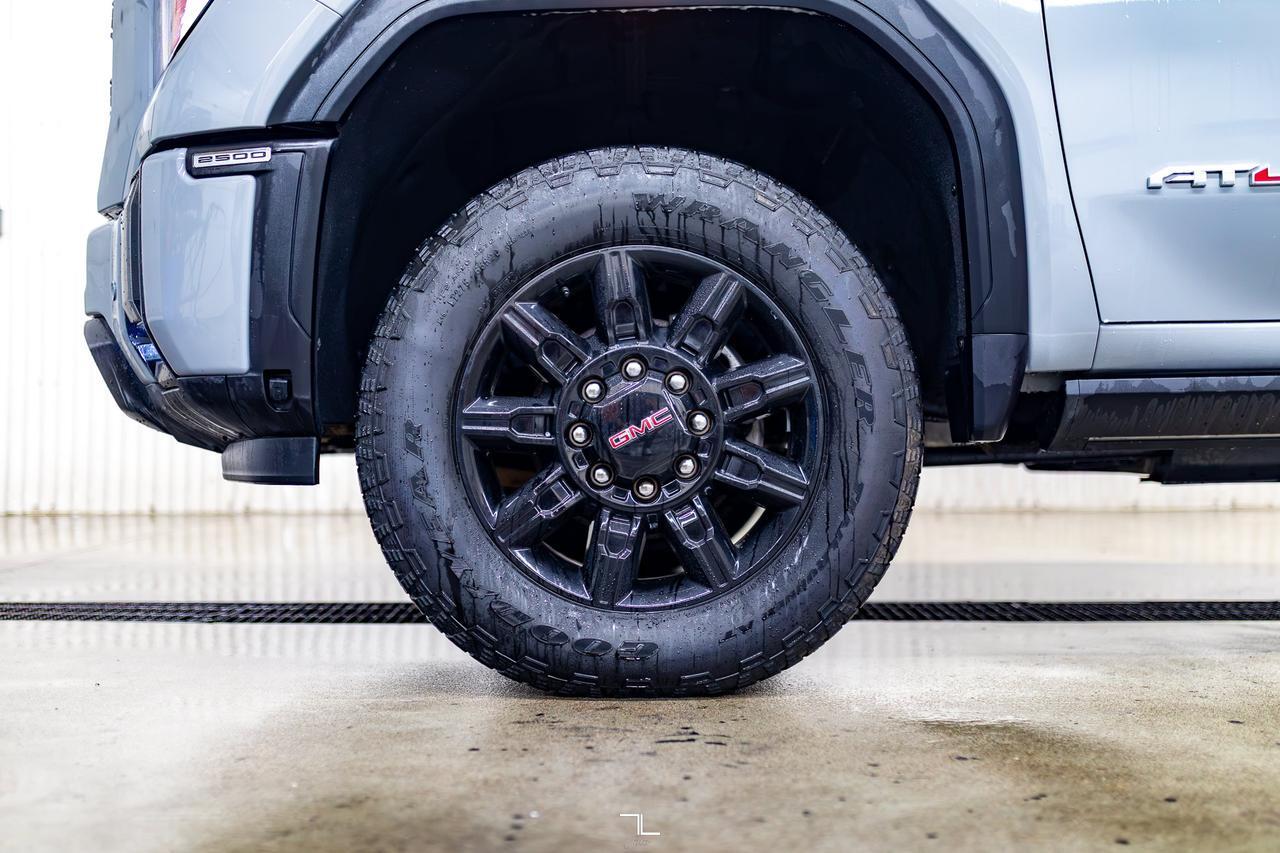 2024 GMC Sierra 2500HD 4x4 Crew Cab AT4 HD Diesel Leather Roof Nav Red Deer AB