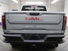 2024 GMC Sierra 2500HD 4x4 Crew Cab AT4X Fond du Lac WI