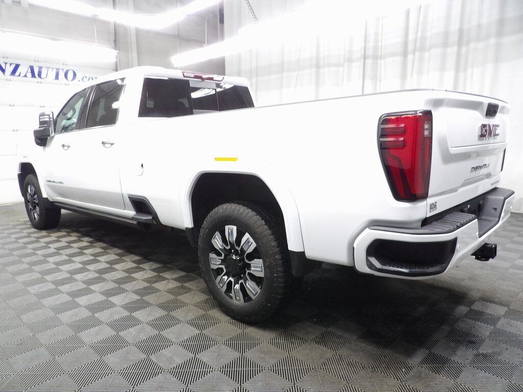 2024 GMC Sierra 2500HD 4x4 Crew Cab Denali Fond du Lac WI