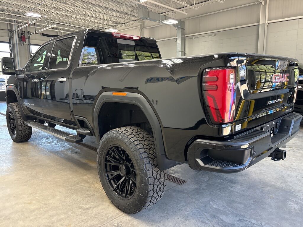 2024 GMC Sierra 2500HD 4x4 Crew Cab Denali Fond du Lac WI
