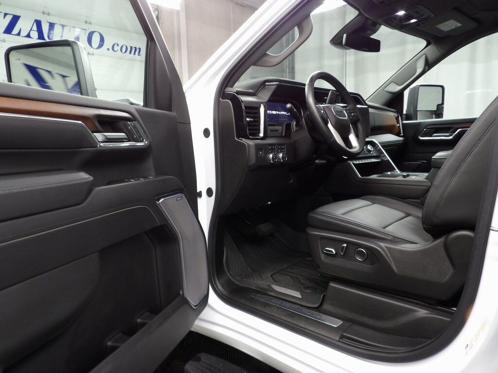 2024 GMC Sierra 2500HD 4x4 Crew Cab Denali Fond du Lac WI