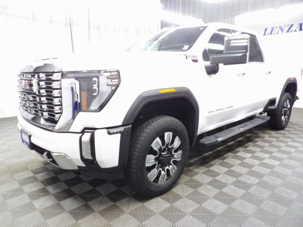 2024 GMC Sierra 2500HD 4x4 Crew Cab Denali Fond du Lac WI