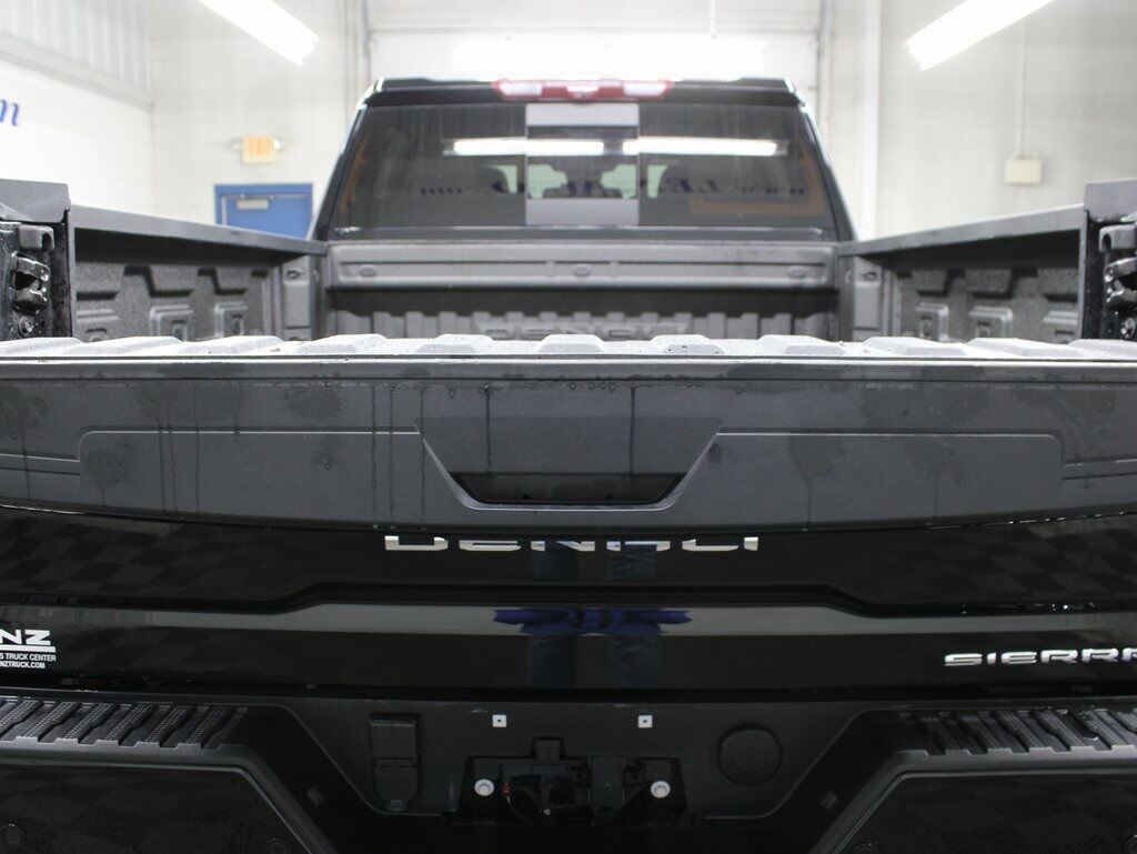 2024 GMC Sierra 2500HD 4x4 Crew Cab Denali Fond du Lac WI