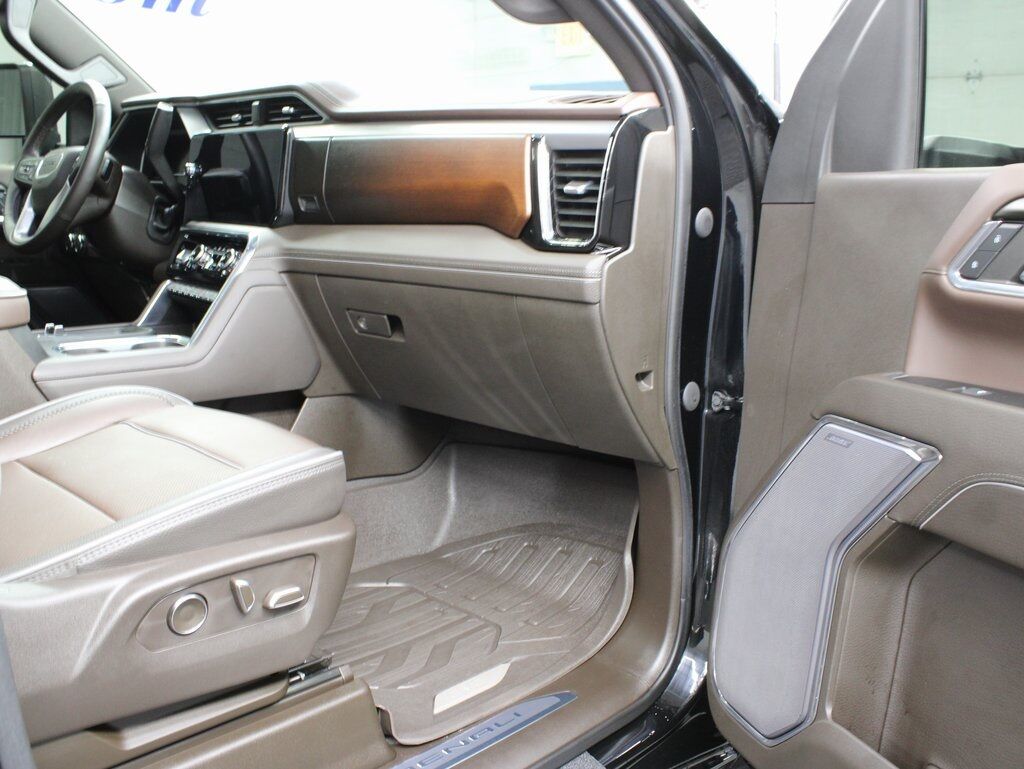 2024 GMC Sierra 2500HD 4x4 Crew Cab Denali Fond du Lac WI