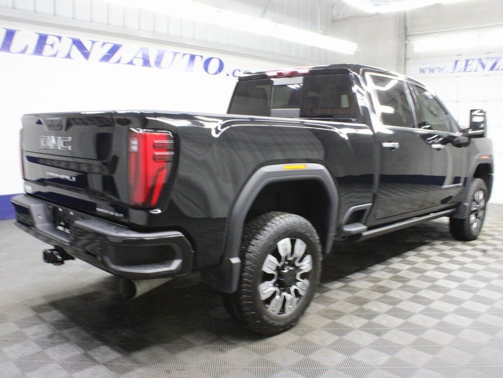 2024 GMC Sierra 2500HD 4x4 Crew Cab Denali Fond du Lac WI