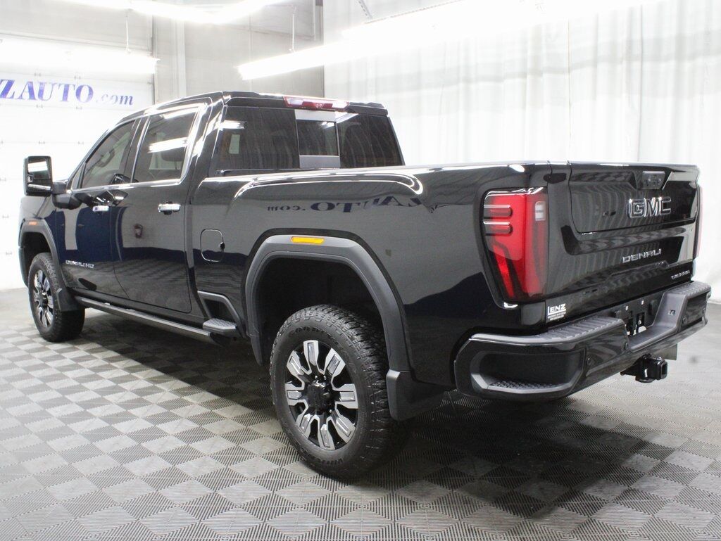 2024 GMC Sierra 2500HD 4x4 Crew Cab Denali Fond du Lac WI