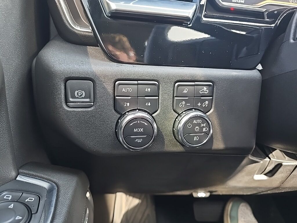 2024 GMC Sierra 2500HD 4x4 Crew Cab SLT Fond du Lac WI