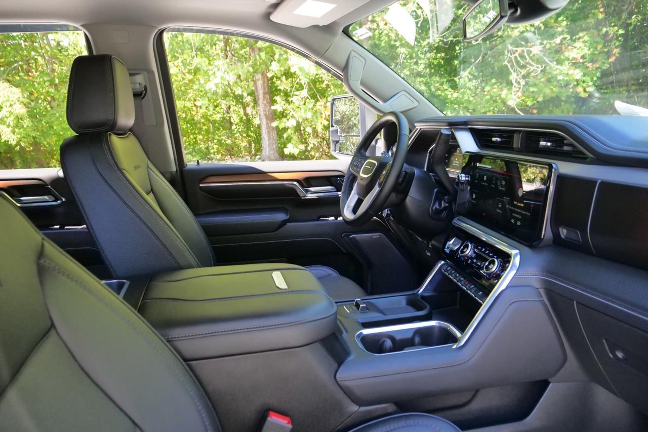 2024 GMC Sierra 2500HD Denali 4X4 / Duramax Diesel / Power Sunroof Lincolnton NC