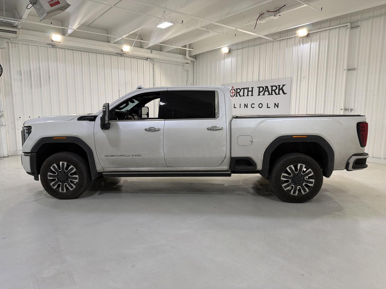 2024 GMC Sierra 2500HD Denali Ultimate