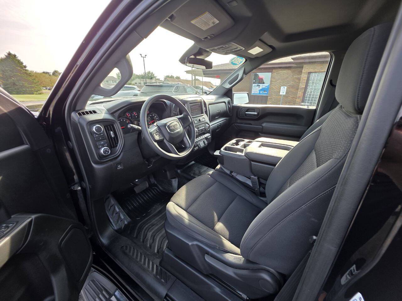 2024 GMC Sierra 2500HD Pro 4x4 2dr Regular Cab LB Eldridge IA