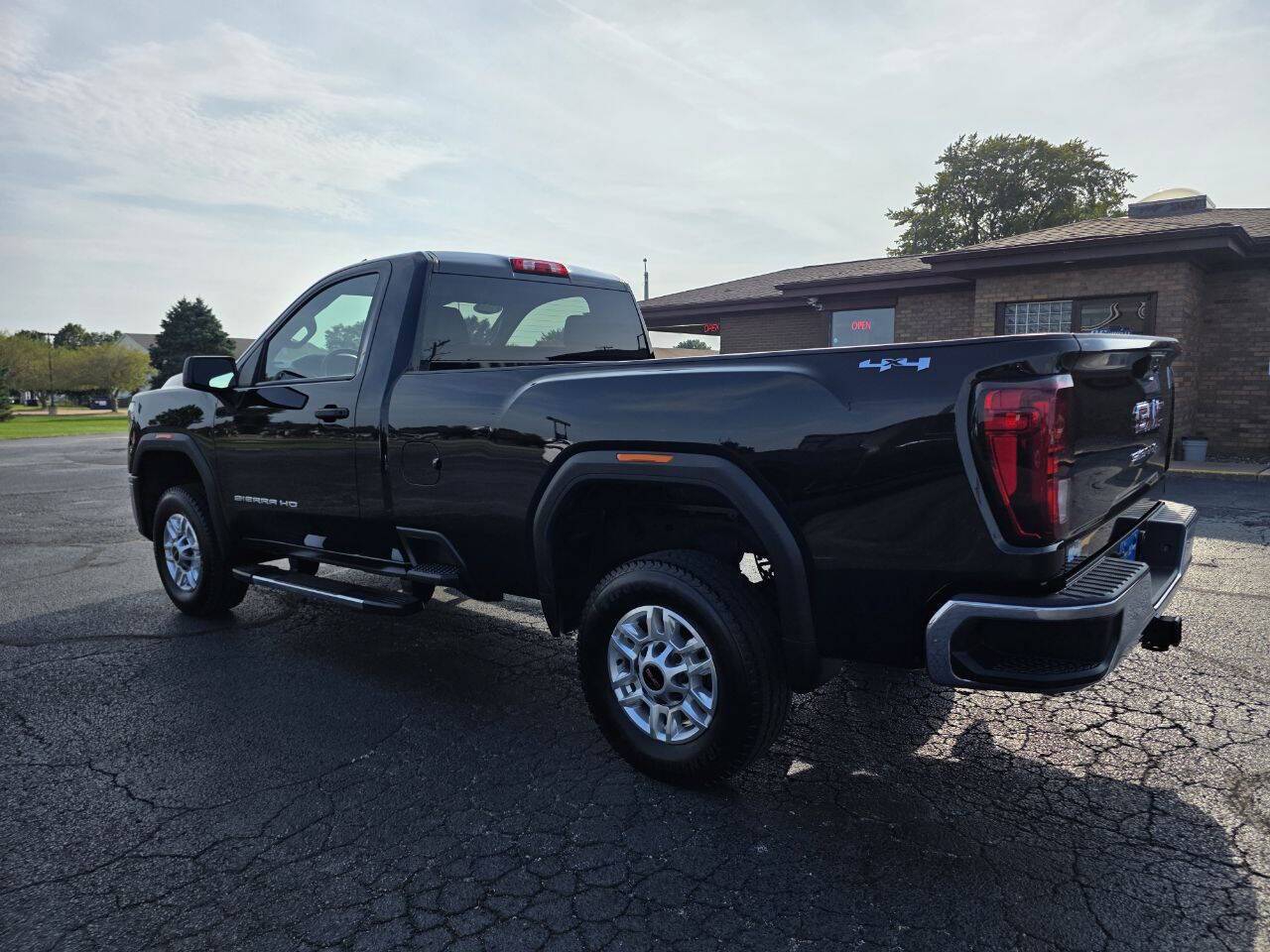 2024 GMC Sierra 2500HD Pro 4x4 2dr Regular Cab LB Eldridge IA