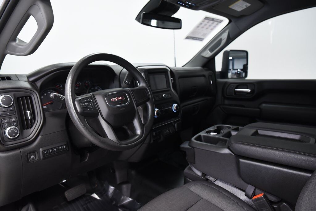 2024 GMC Sierra 2500HD Pro Akron OH