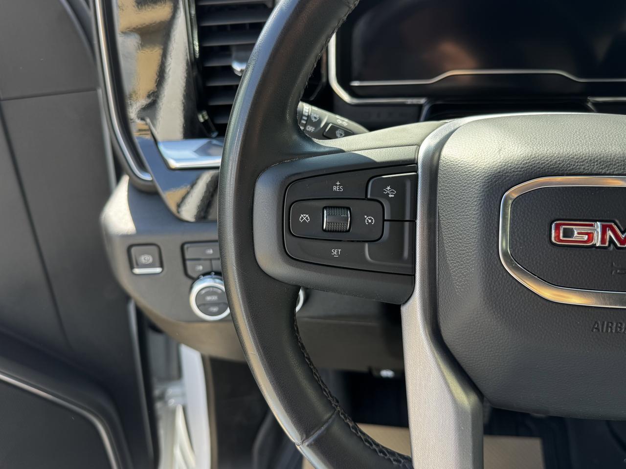 2024 GMC Sierra 2500HD SLE Crew Cab 4WD | V8 Duramax Diesel | Low KMs | OnStar | Front Bench Redwater AB