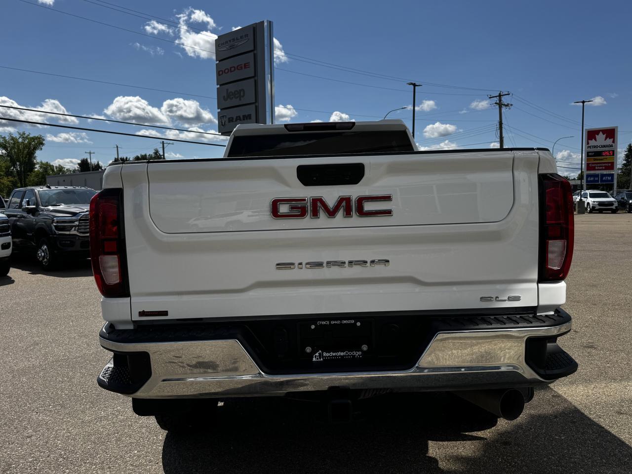 2024 GMC Sierra 2500HD SLE Crew Cab 4WD | V8 Duramax Diesel | Low KMs | OnStar | Front Bench Redwater AB
