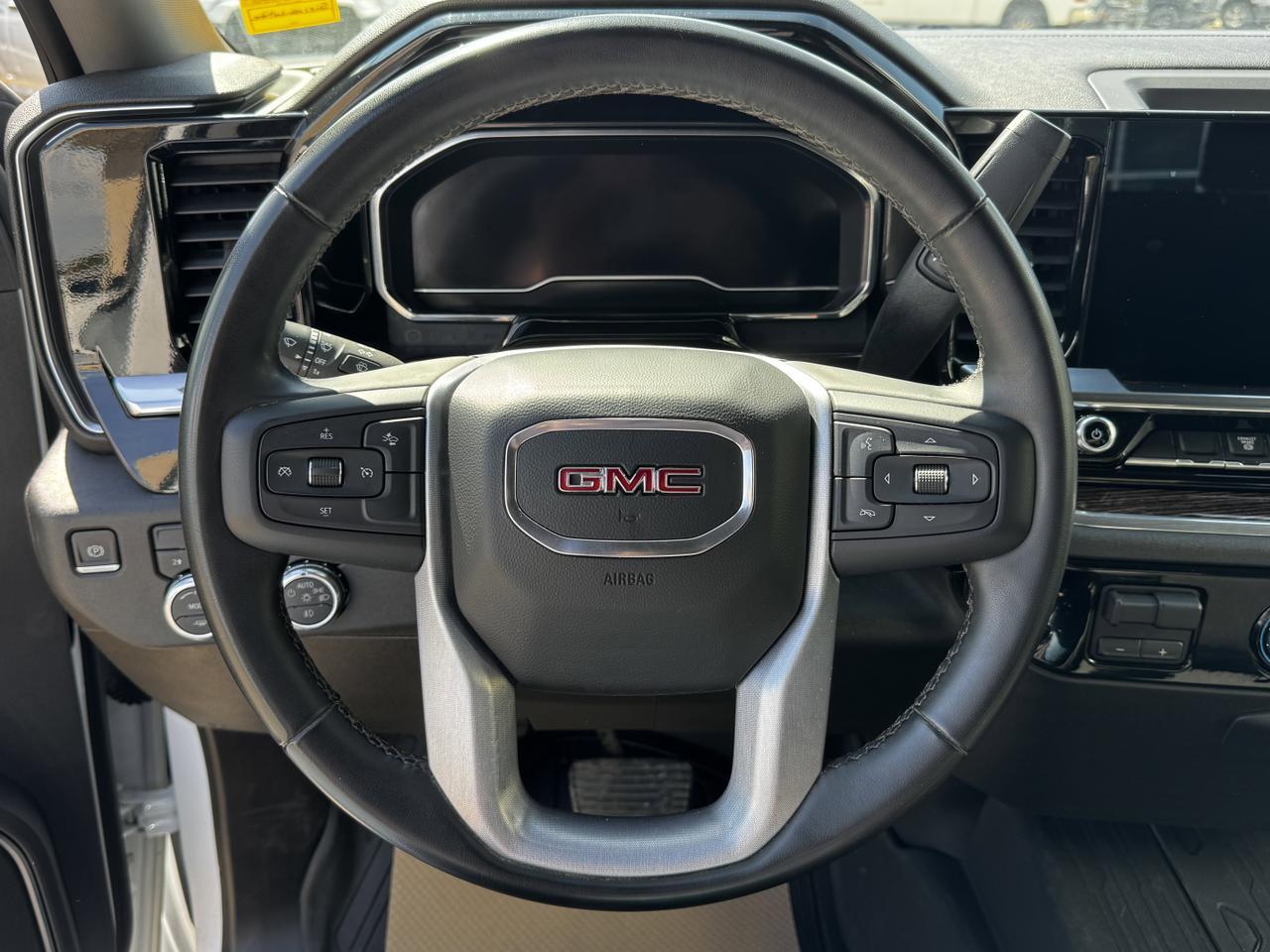 2024 GMC Sierra 2500HD SLE Crew Cab 4WD | V8 Duramax Diesel | Low KMs | OnStar | Front Bench Redwater AB